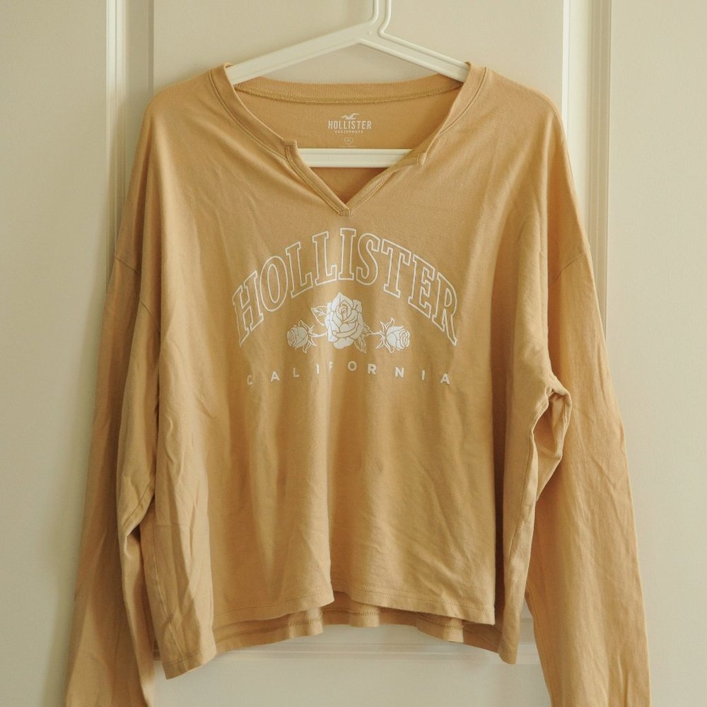 Hollister slightly oversized v-neck top